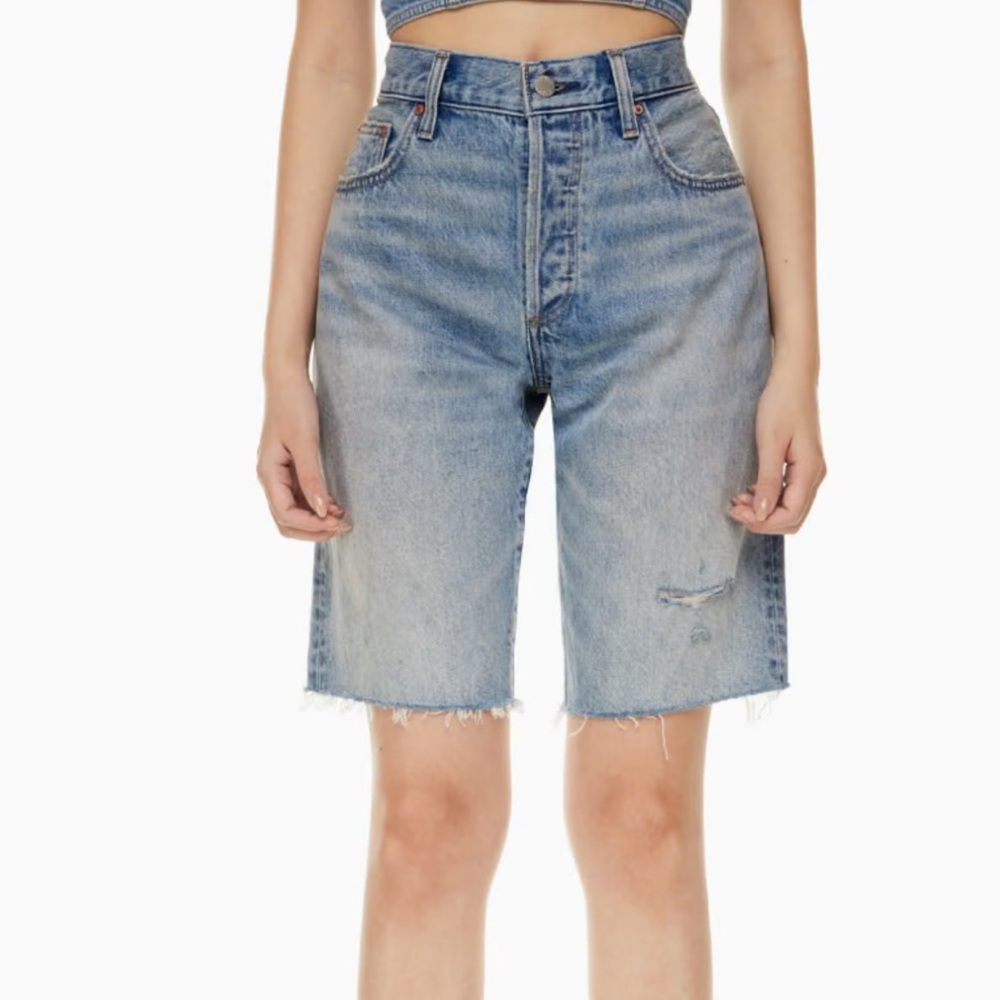 Denim Forum THE ‘90S CHLOE HI-RISE KNEE JEAN SHORTS